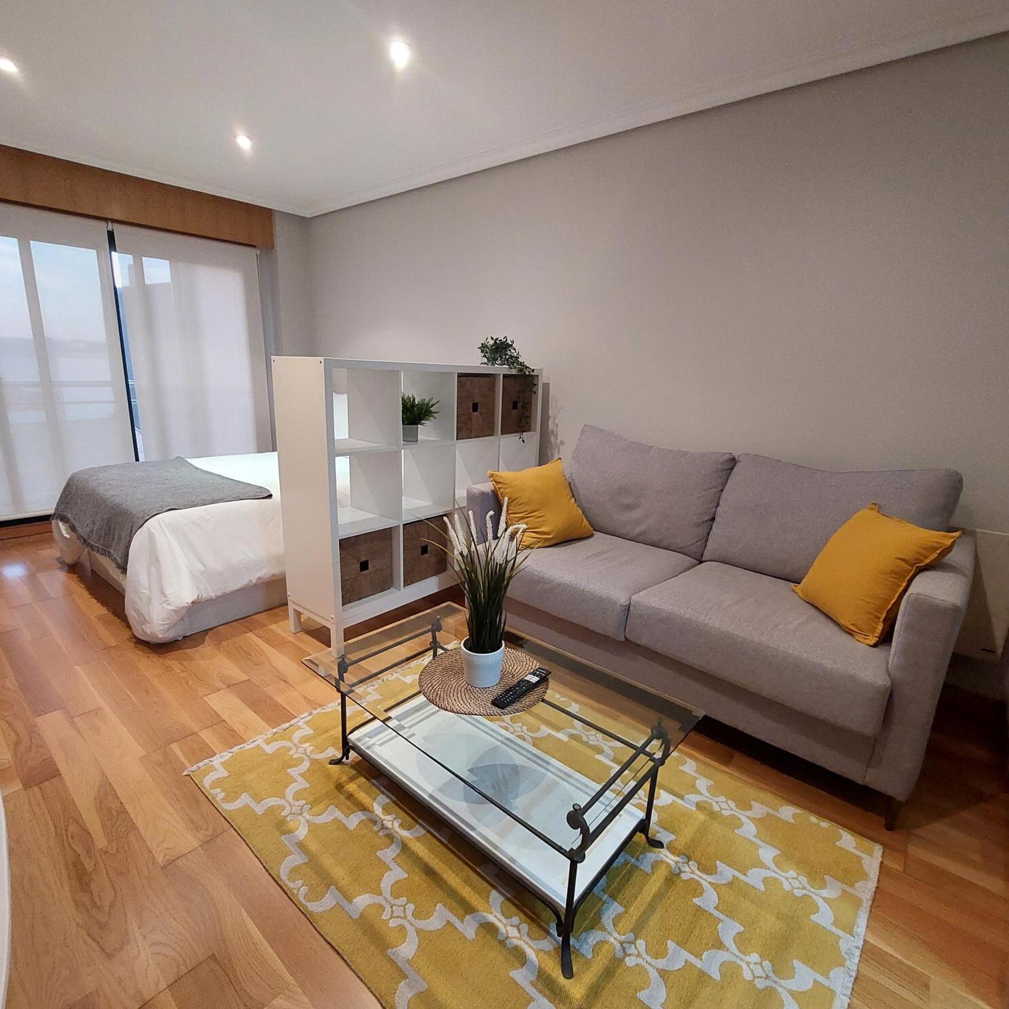 Estudio Centrico Con Garaje Y Vistas Al Mar. Vigo Bagian luar foto